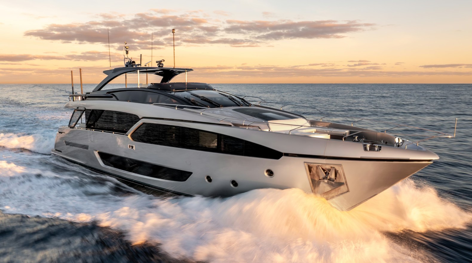 Luxury Yacht Upholstery That Elevates Comfort and Style in Miami Boats